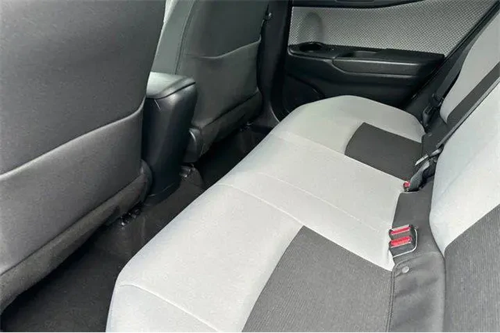 $15777 : Toyota C-HR 2019 LE 4dr Cros image 9