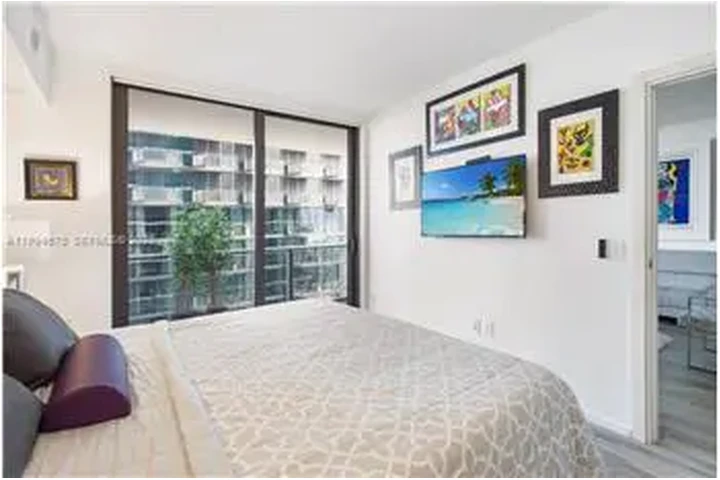 $5700 : Rental property with 1 bedro image 1