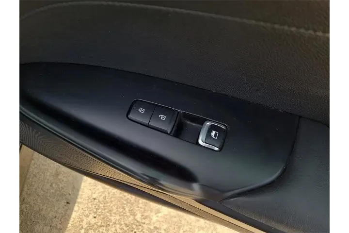 $19946 : Kia K5 2023 LXS 4dr Sedan image 9