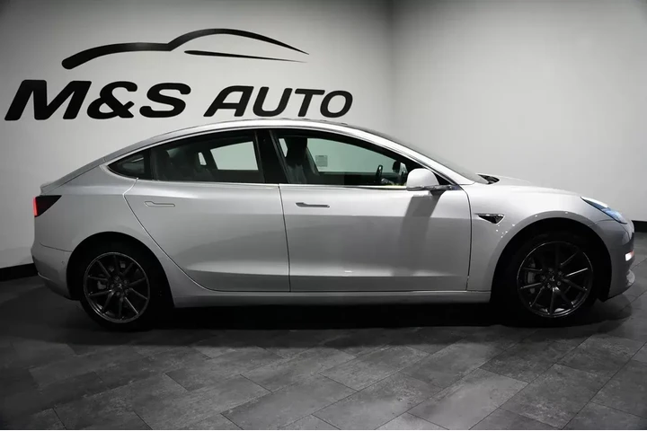 $20557 : 2018 Model 3 Long Range Batte image 5