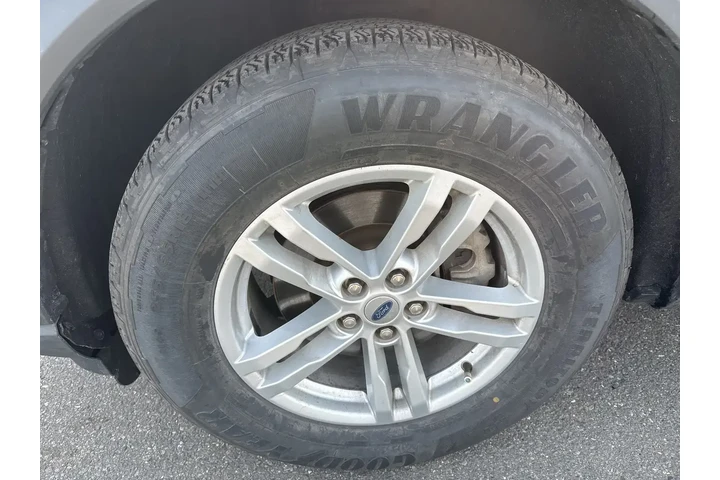 $25995 : Ford Explorer 2022 AWD XLT 4 image 10