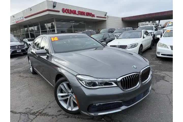 $24995 : BMW 7 Series 2016 750i 4dr S image 2