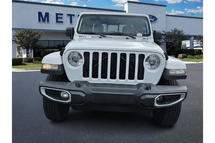 $25988 : Jeep Gladiator 2022 4x4 Spor image 2