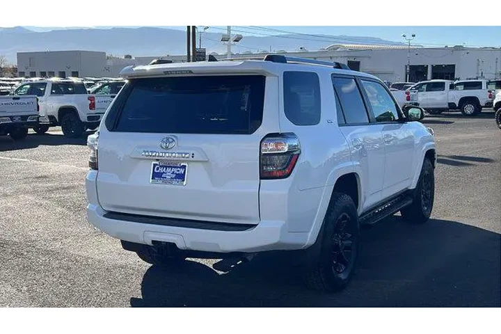 $38984 : Toyota 4Runner 2021 4x4 SR5 image 5