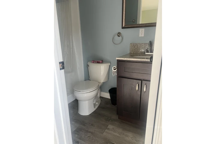 $1390 : STUDIO FOR RENT image 1