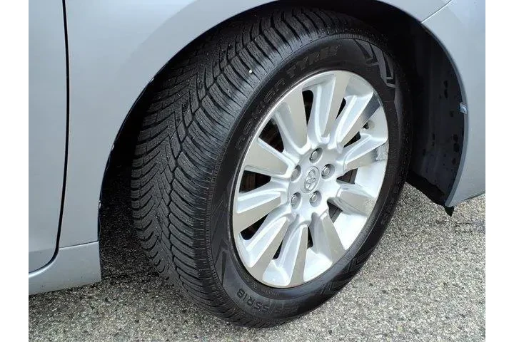 $12999 : Toyota Sienna 2015 AWD LE 7- image 5