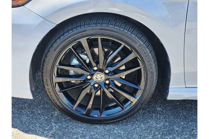 $27497 : Toyota Camry 2024 XSE 4dr Se image 10