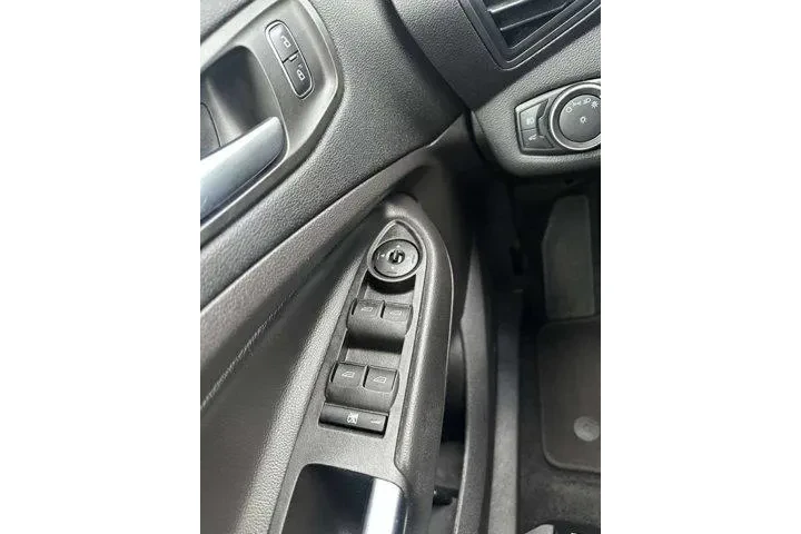 $8495 : Ford Escape 2017 SE 4dr SUV image 10