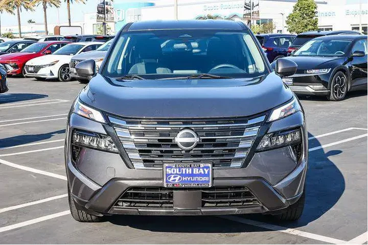 $19998 : Nissan Rogue 2024 SV 4dr Cro image 2