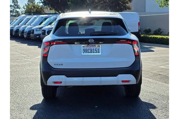 $20995 : Nissan Kicks 2025 SV 4dr Cro image 6