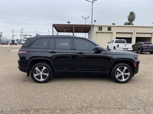 $34578 : 2023 Grand Cherokee Altitude image 8