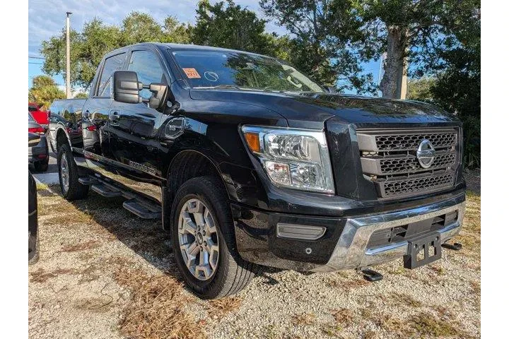 $33988 : Nissan Titan XD 2022 4x4 SV image 2