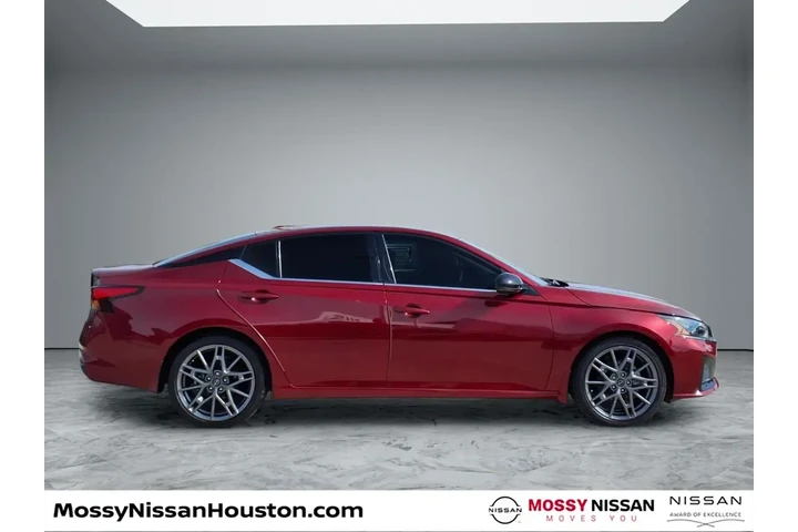 $25995 : Nissan Altima 2024 2.0 SR 4d image 8