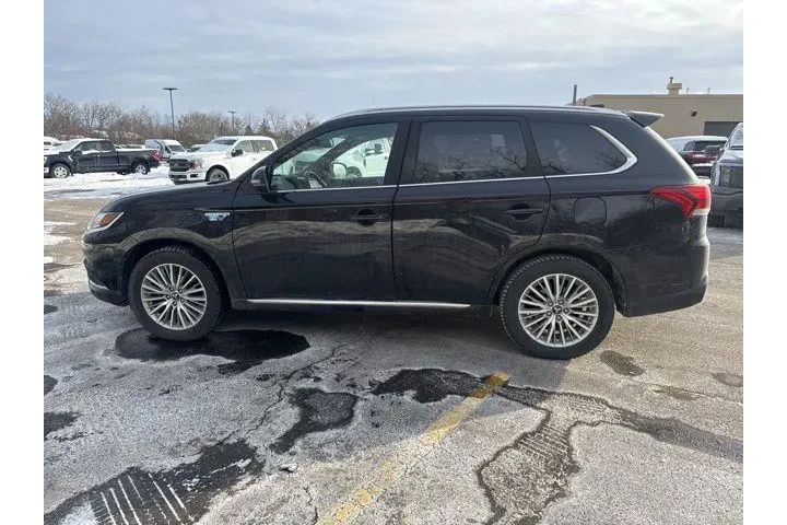 $15995 : Mitsubishi Outlander PHEV 20 image 8