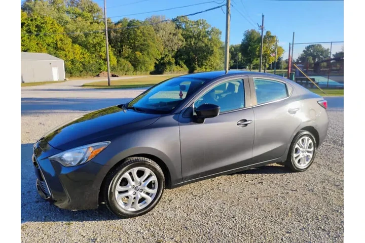 $13995 : 2018 Yaris iA image 1