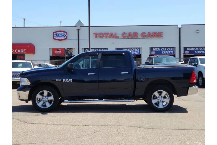 $18972 : 2017 RAM 1500 SLT image 3