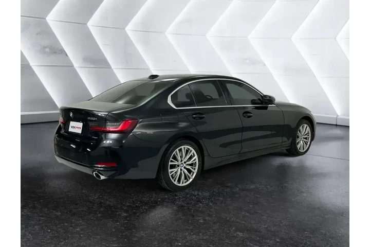 $32791 : BMW 3 Series 2024 AWD 330i x image 4