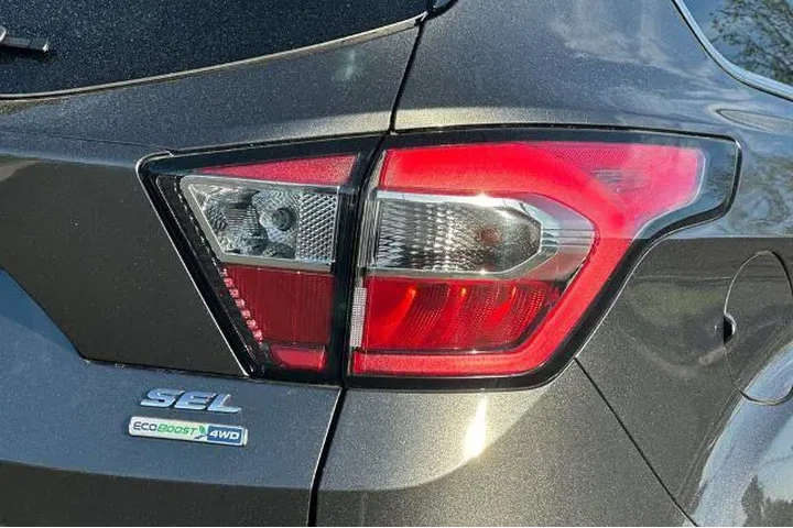 $15193 : Ford Escape 2018 AWD SEL 4dr image 9