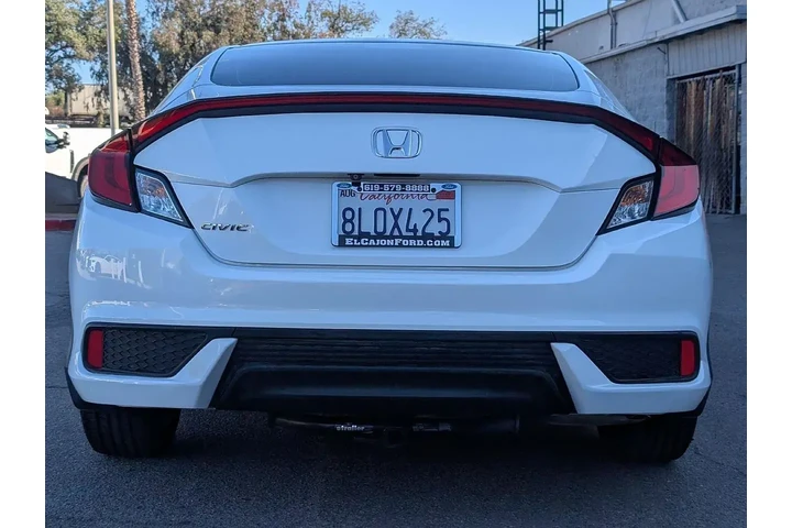 $13771 : Honda Civic 2016 LX 2dr Coup image 9