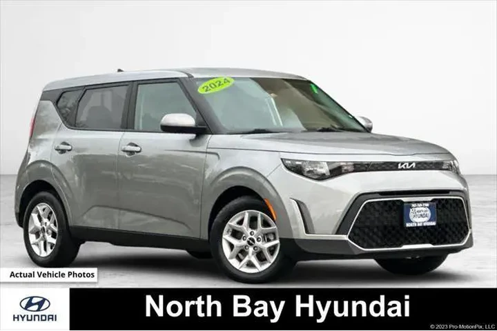 $16990 : Kia Soul 2024 LX 4dr Crossov image 1
