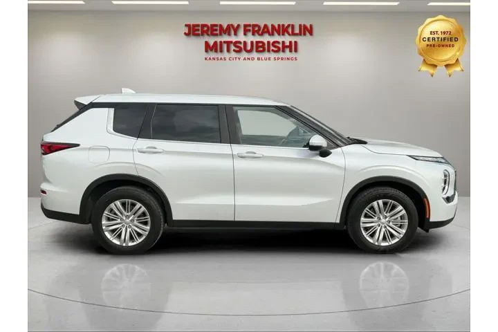 $22388 : Mitsubishi Outlander 2023 AW image 2