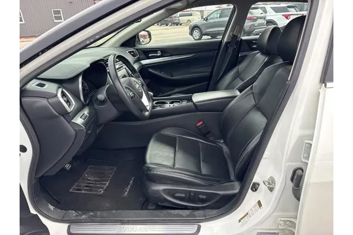 $23589 : Nissan Maxima 2023 3.5 SV 4d image 10