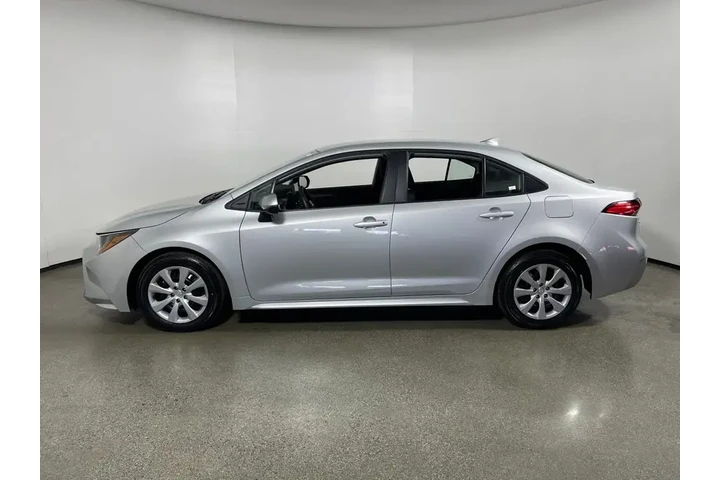 $23777 : Toyota Corolla 2024 LE 4dr S image 6