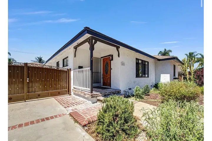 $2800 : SINGLE 4BR West Covina,3.5bath image 2