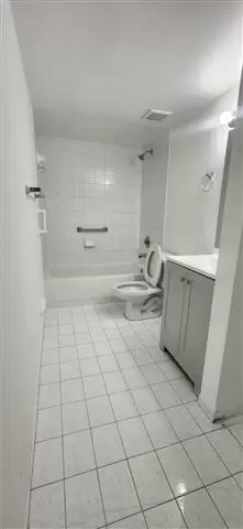 $2400 : Kendall first Floor For Rent image 9