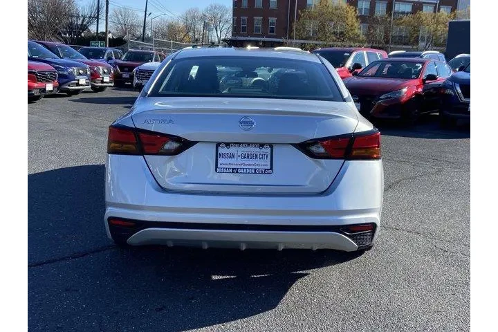 $14995 : Nissan Altima 2022 2.5 S 4dr image 5