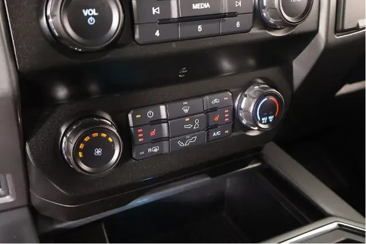 $27293 : Ford F-150 2020 4x2 XLT 4dr image 8