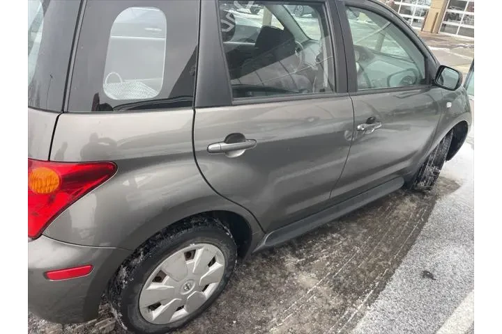 $4495 : Scion xA 2005 4dr Hatchback image 8