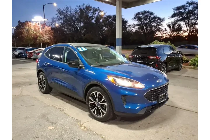 $24987 : Ford Escape 2022 SE 4dr SUV image 1
