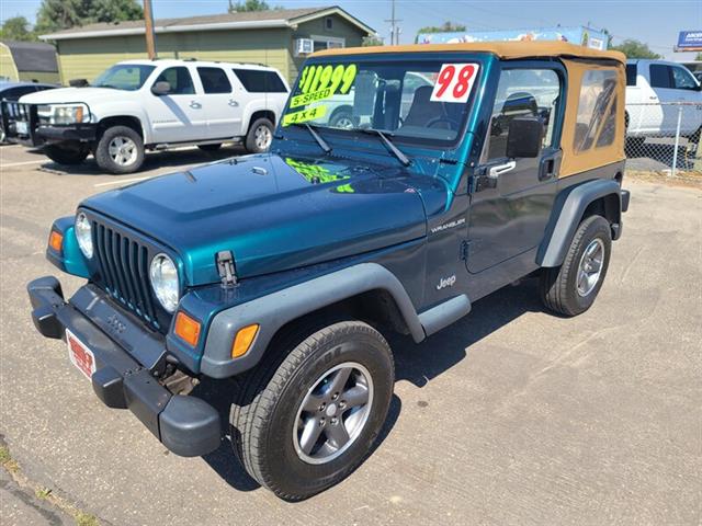 $11999 : 1998 Wrangler SE SUV image 3