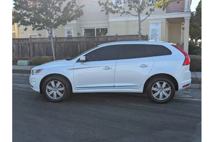 $14988 : 2017 XC60 Inscription image 8
