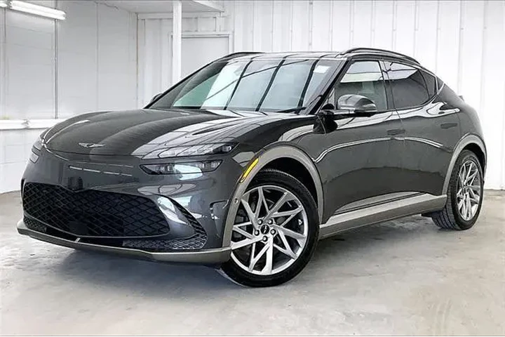 $32990 : Genesis GV60 2024 AWD Advanc image 2