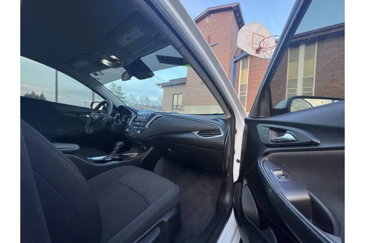 $9999 : 2022 Malibu LS Fleet image 10