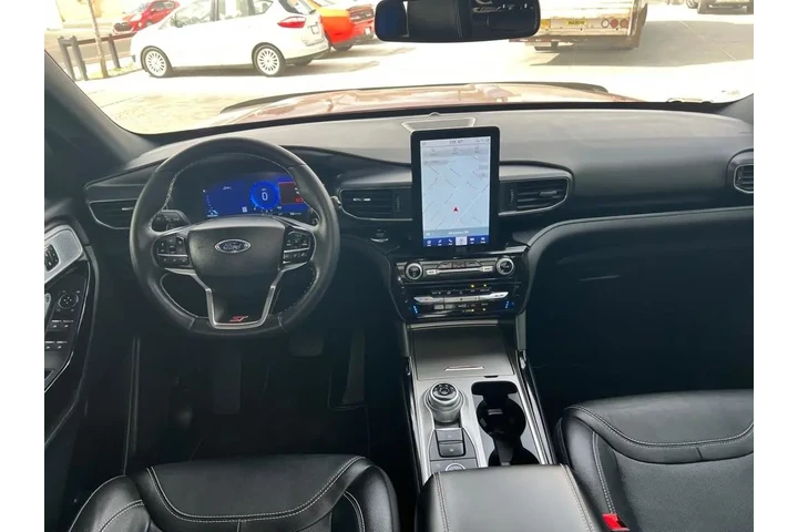 2023 Explorer ST AWD image 9