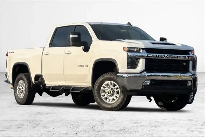 $39990 : Chevrolet Silverado 2500HD 2 image 2