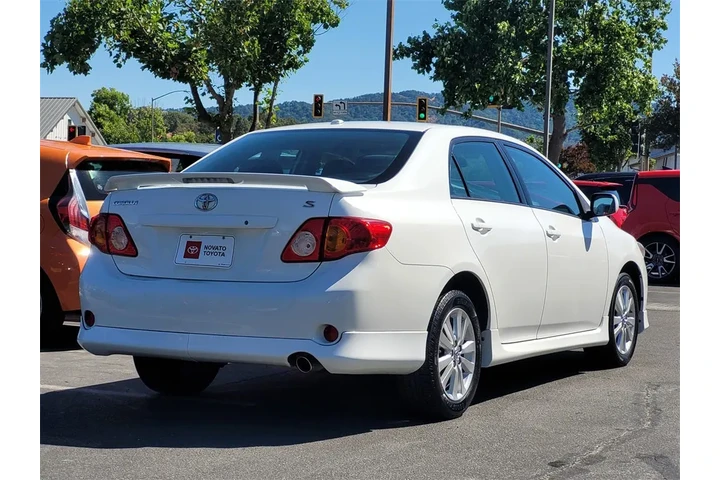 $8299 : 2010 Corolla S image 5