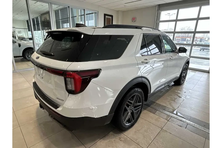 $39874 : Ford Explorer 2025 AWD ST-Li image 3