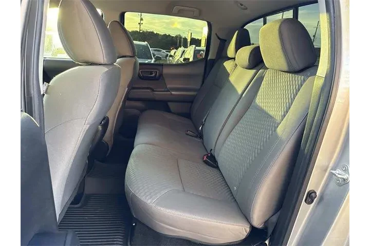 $28579 : Toyota Tacoma 2022 4x2 SR5 4 image 7