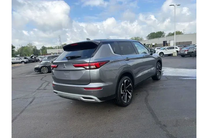 $24980 : Mitsubishi Outlander 2024 AW image 8