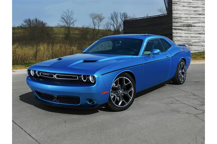 $14988 : Dodge Challenger 2017 SXT 2d image 1
