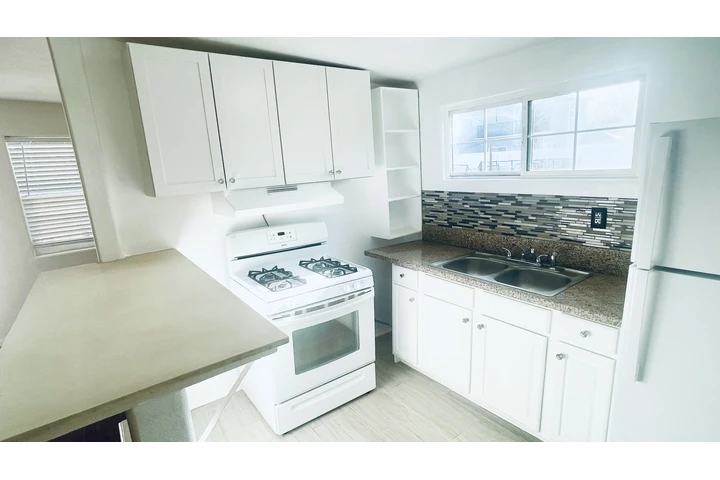 $1700 : ESTUDIO EN NORTHRIDGE, 91324 image 8