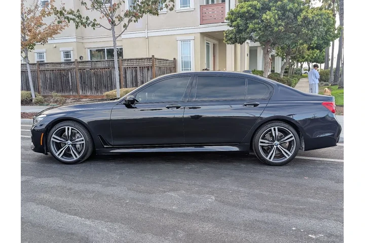 $17988 : 2017 7 Series 740i image 9