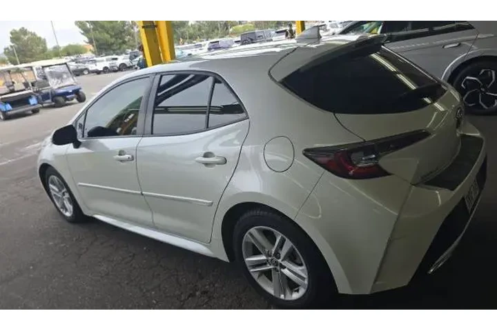 $16900 : Toyota Corolla Hatchback 201 image 3