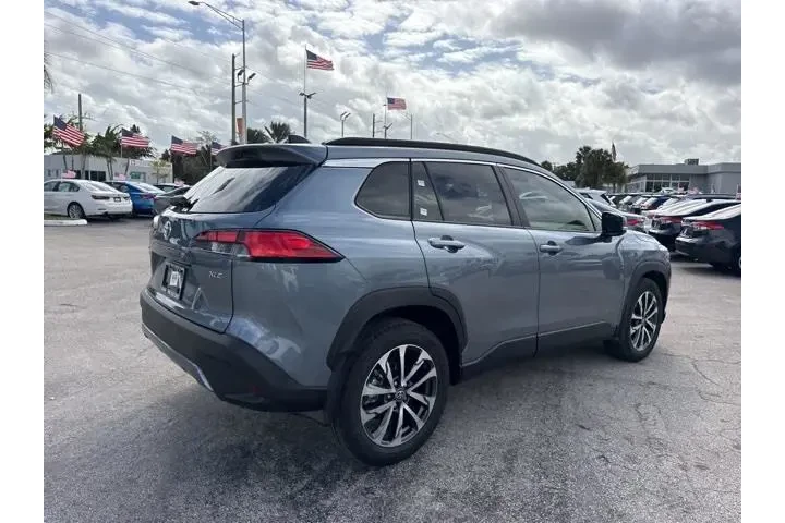 $27988 : Toyota Corolla Cross 2025 XL image 3