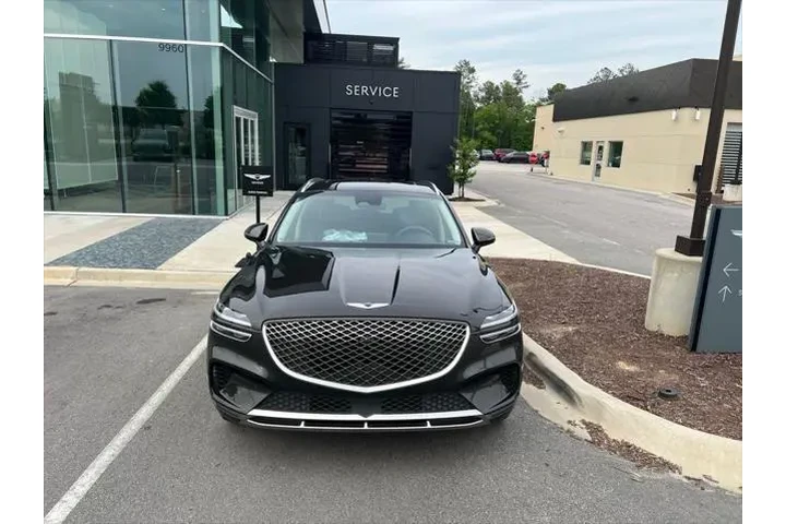 $34892 : Genesis GV70 2023 AWD 2.5T S image 2