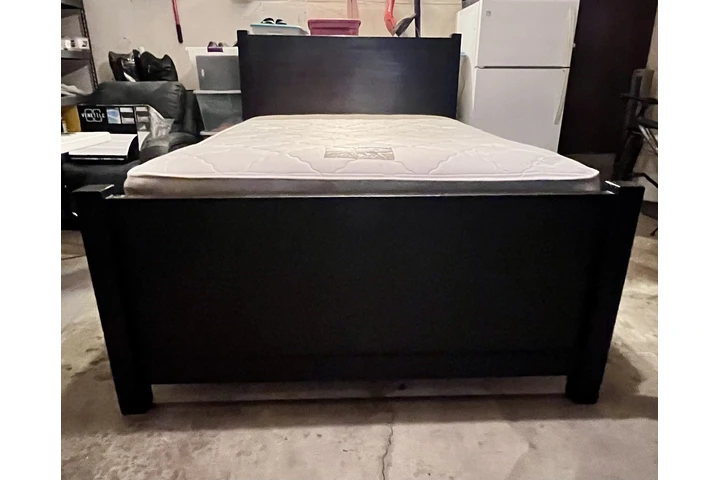 $150 : VENDO CAMA QUEEN CON COLCHÓN image 3